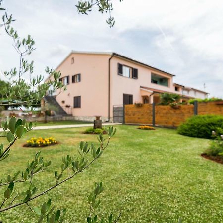 Apartments Korina Kanfanar Ngoại thất bức ảnh