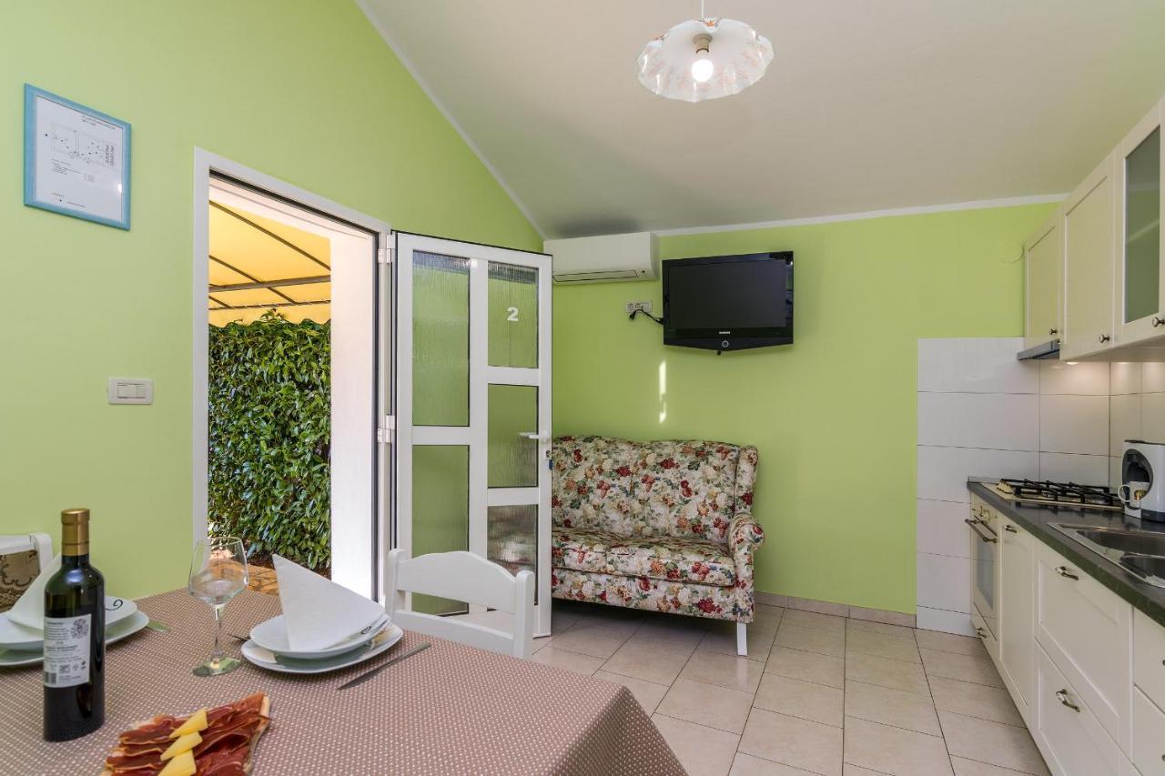 Apartments Korina Kanfanar Ngoại thất bức ảnh