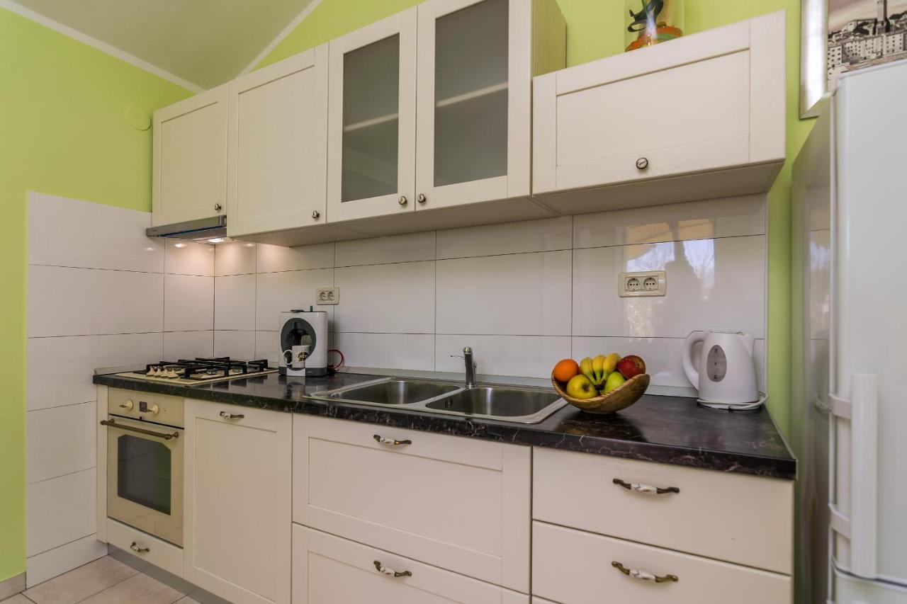 Apartments Korina Kanfanar Ngoại thất bức ảnh