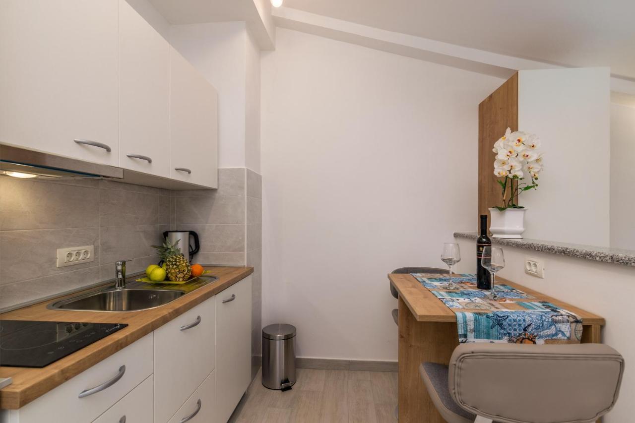 Apartments Korina Kanfanar Ngoại thất bức ảnh